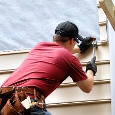 How To Choose The Right Materials for Your Siding Installation in 'Greenwood, MS